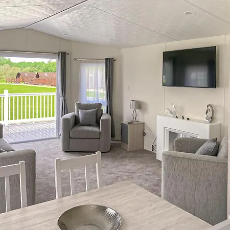Lee Valley Hoddesdon Exterior photo